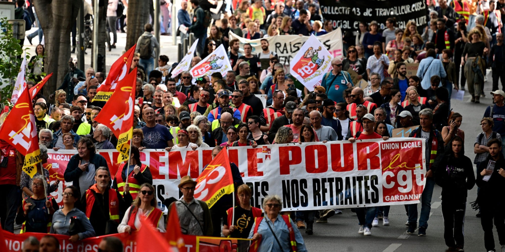 احتجاجات رفع الأجور وسن التقاعد يضع الحكومة الفرنسية أمام أول اختبار