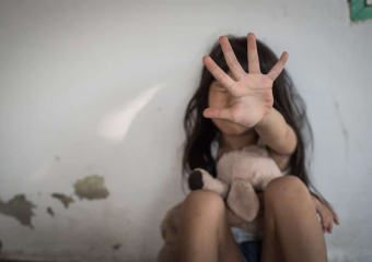 “ماتقيش ولدي” تدخل على واقعة اعتقال أب طفلة ضحية اغتصاب