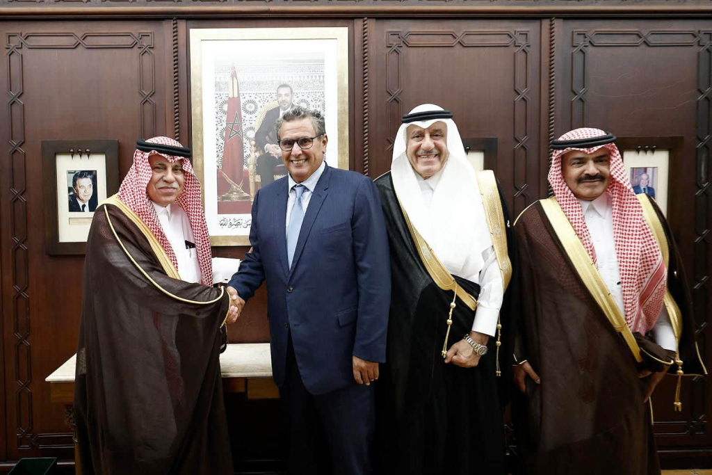 أخنوش يبحث تعزيز التعاون الاقتصادي مع السعودية  