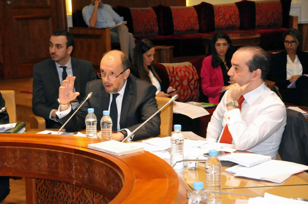 لجنة المالية تمرر بالأغلبية مشروع قانون ميثاق الاستثمار