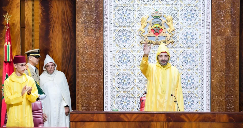 الملك يدعو لرفع العراقيل التي تحول دون تحسين جاذبية الاستثمار بالمغرب
