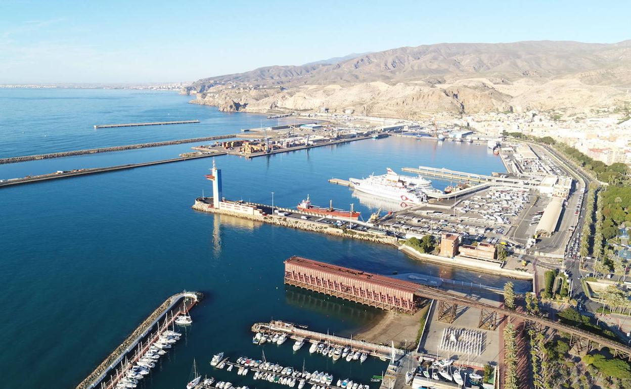 ارتفاع الرواج المينائي لـ2.6 مليون طن بميناء الناظور