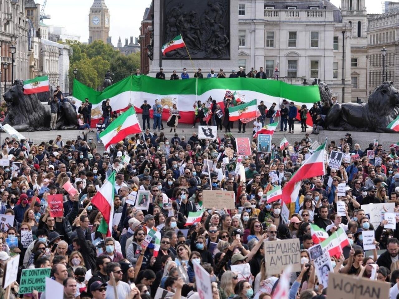 متظاهرون إيرانيون يتحدون أوامر الحرس الثوري ويخرجون للاحتجاج من جديد