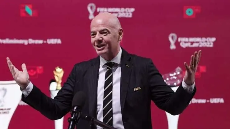 “فيفا” تطالب المنتخبات بالكف عن توزيع الدروس الأخلاقية بخصوص قطر واستضافتها للمونديال