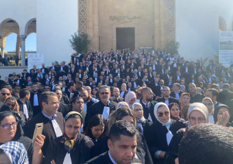 أساتذة القانون يرفضون “بدعة التنافي” بقانون المحاماة ويتشبثون بحق الترافع
