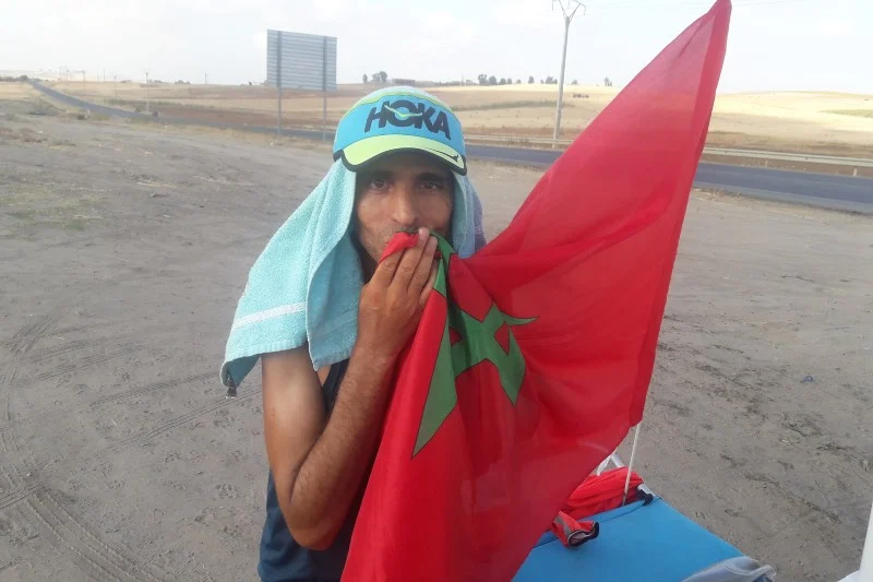 انطلق من أوكسير.. الرحالة المغربي البدوي يصل إلى قطر على متن دراجة هوائية