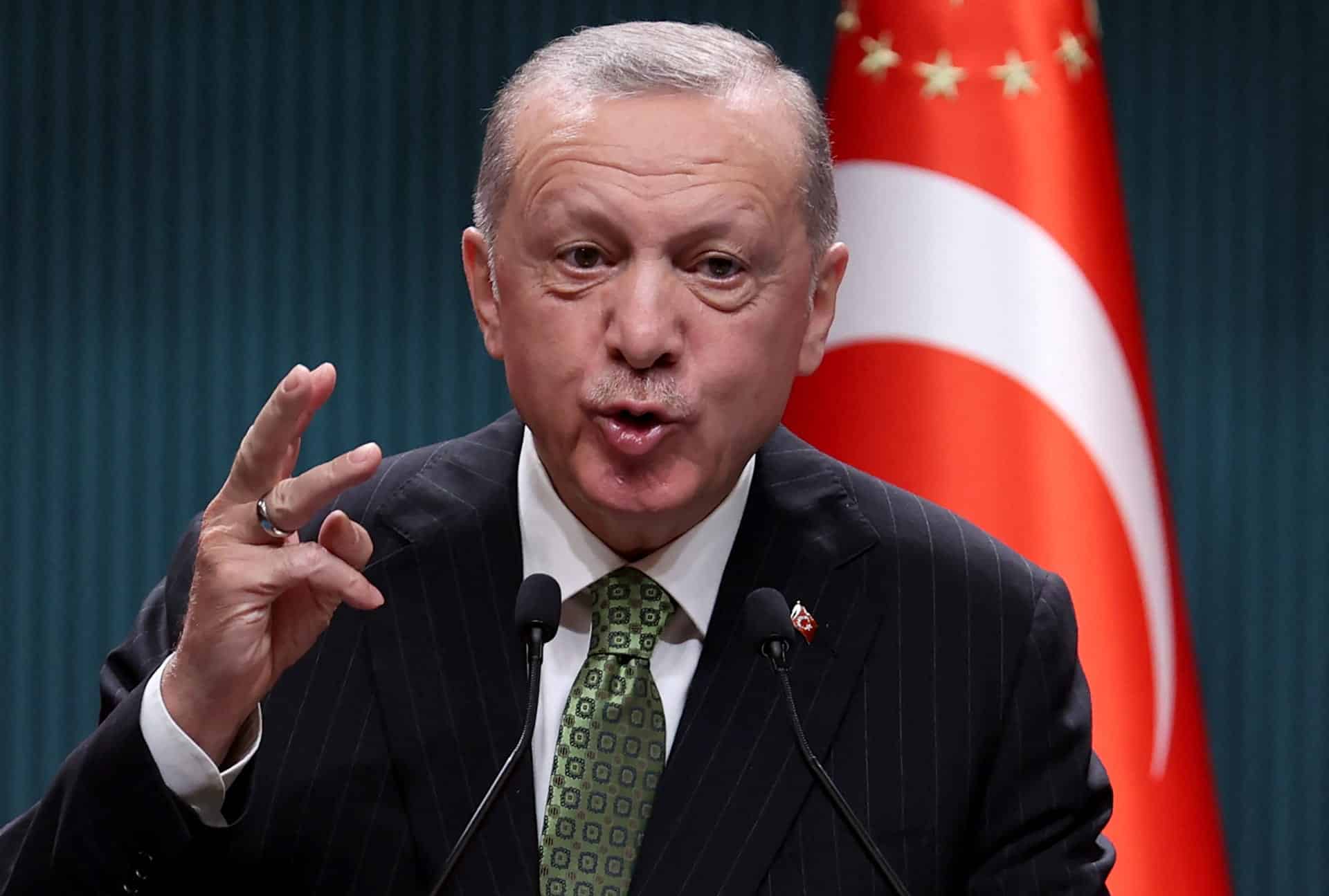 عاجل..أردوغان: تفجير تقسيم ارهابي وهناك سيدة ضالعة فيه ولا نزال ندرس الموضوع