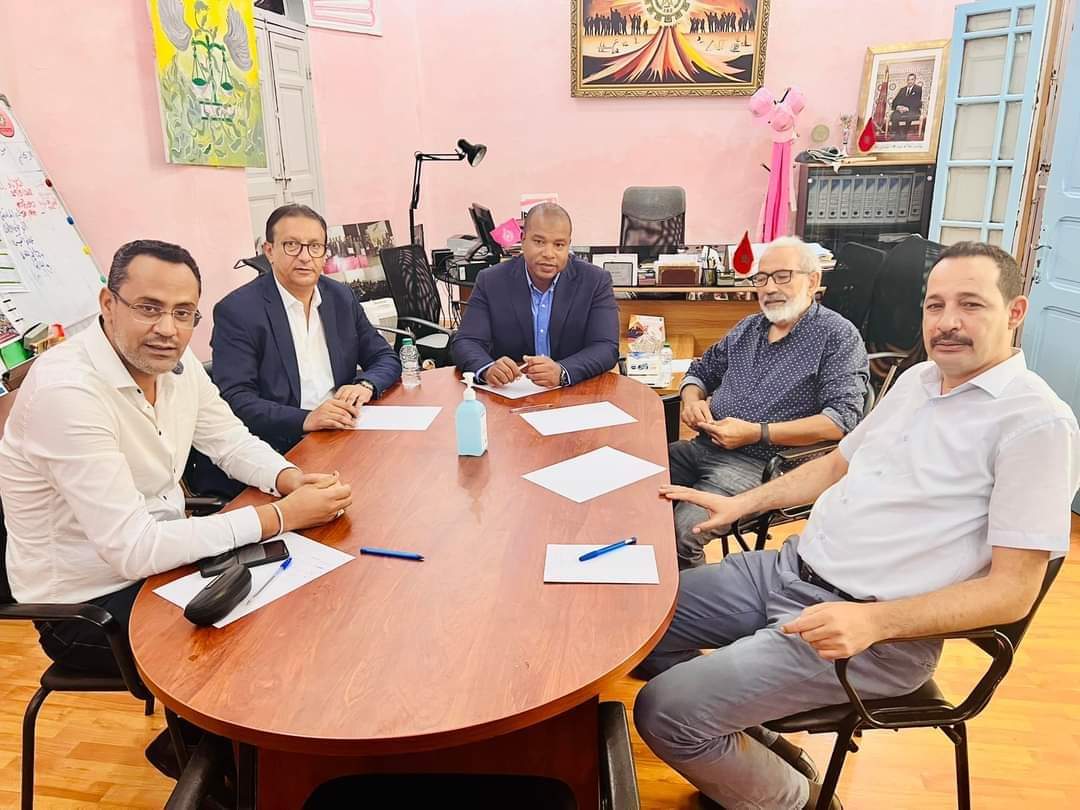 النقابات تمهل بنموسى أسبوعا وتحمله مسؤلية الاحتقان