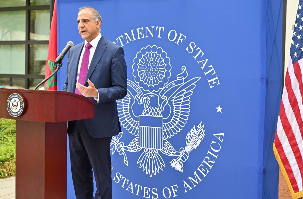 السفير الأمريكي الجديد يباشر مهامه ويلتقي أعضاء من الحكومة