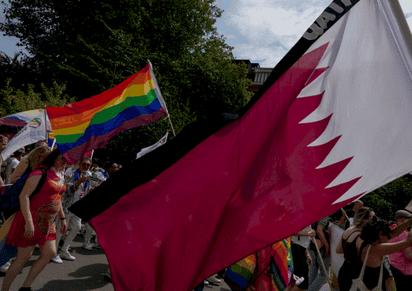 “فيفا” يسمح للجماهير بحمل أعلام وارتداء ملابس دعم المثليين