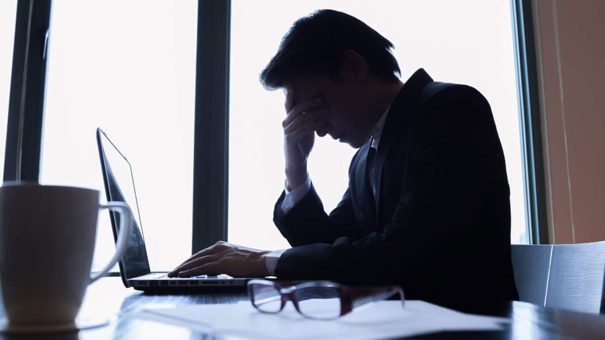 الإفراط في الاعتذار يأتي بنتائج عكسية في العمل.. إليك العبارات البديلة