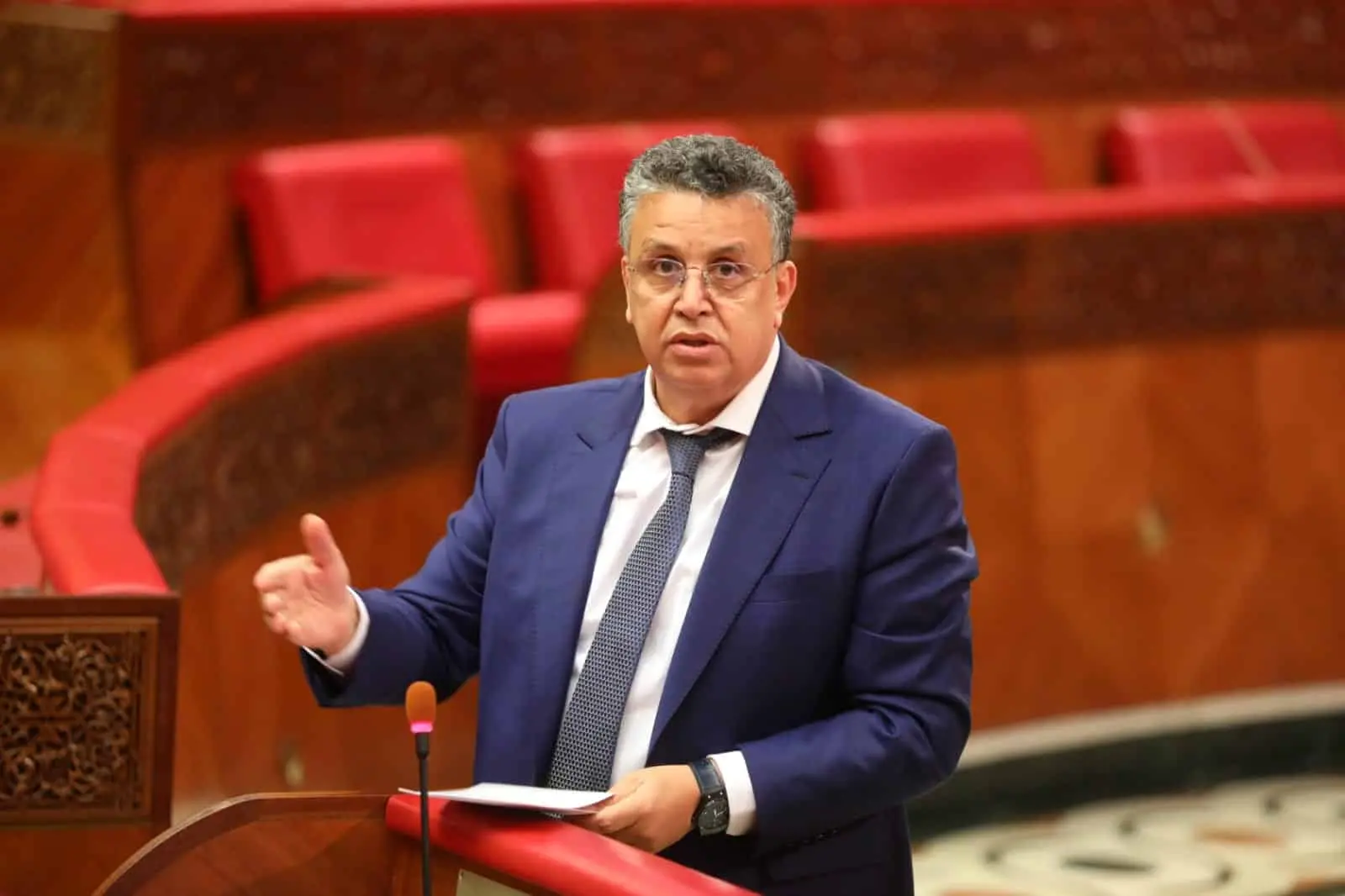 “إسكوبار الصحراء” يُحاصر وهبي بالبرلمان ووزير العدل: لا أحد بدون خطيئة