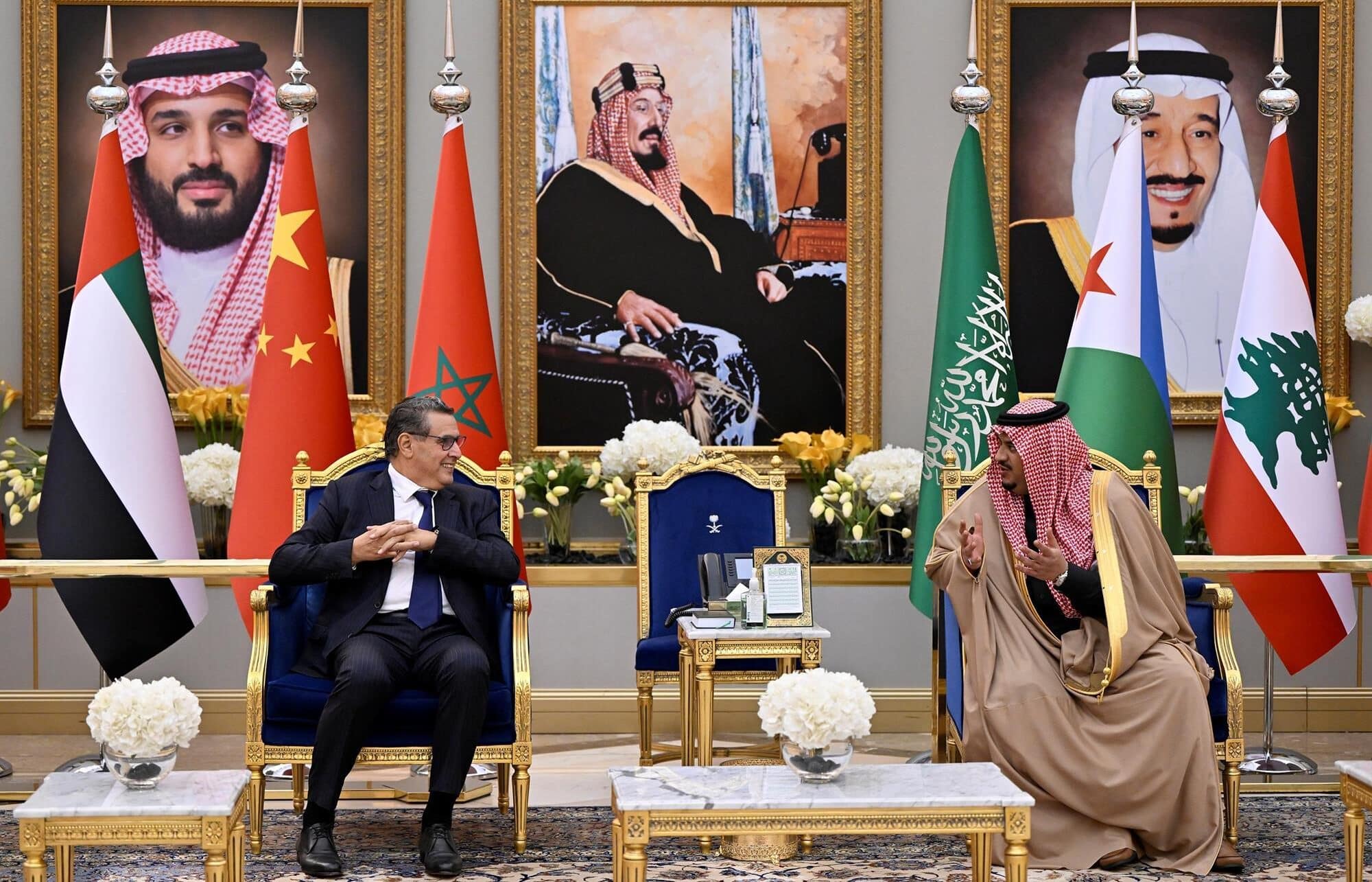 أخنوش يمثل الملك وينقل رسالته للمشاركين بالقمة العربية الصينية