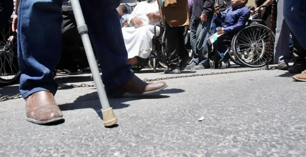 ذوو الاحتياجات الخاصة يستعدون للاحتجاج أمام البرلمان