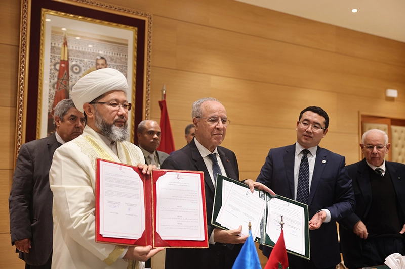 التوفيق يوقع اتفاقا للتعاون مع الإدارة الدينية لكازخستان