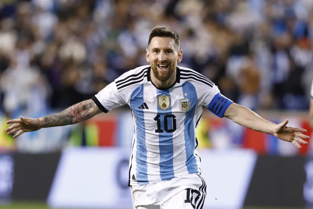 رفاق ميسي يهزمون كرواتيا بثلاثية ويعبرون إلى نهائي كأس العالم