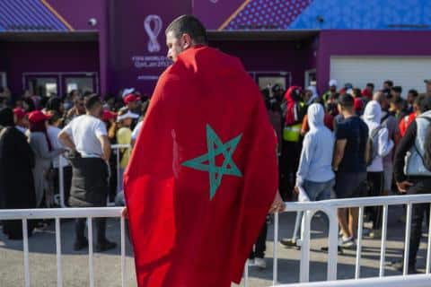 فوضى بمطارات قطر بطلتها جامعة الكرة و”لارام”.. وشيبو: ما يقع مخجل ويسيء للمغرب!