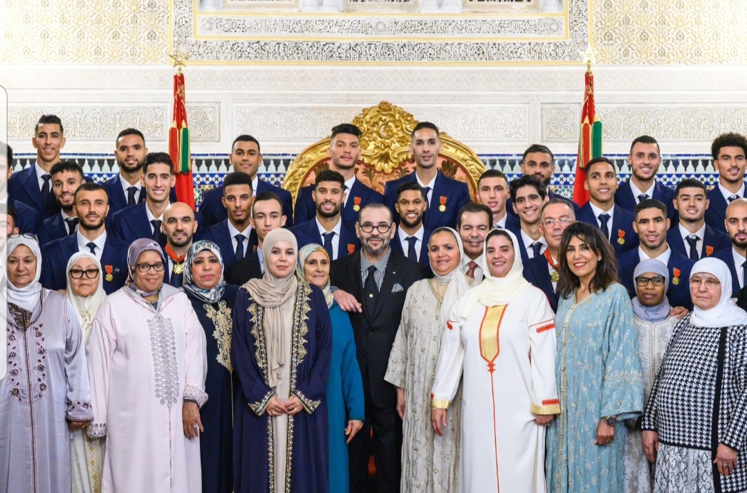 لفتة إنسانية كبيرة.. الملك محمد السادس يستقبل لاعبي المنتخب المغربي وأمهاتهم