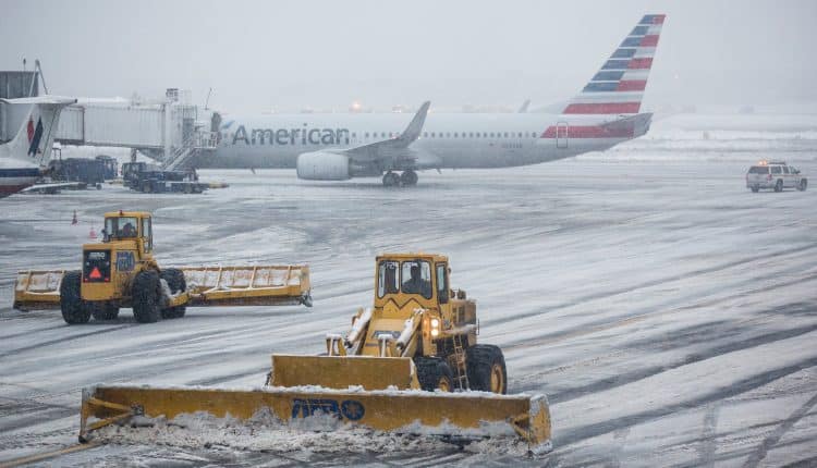 عاصفة شتوية تشل المطارات وتلغي أكثر من 4 ألاف رحلة بأمريكا