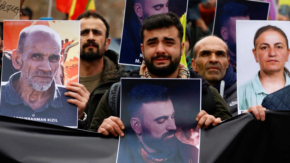 “كراهية مرضية” للمهاجرين.. تفاصيل جديدة حول قتل ثلاثة أكراد بباريس