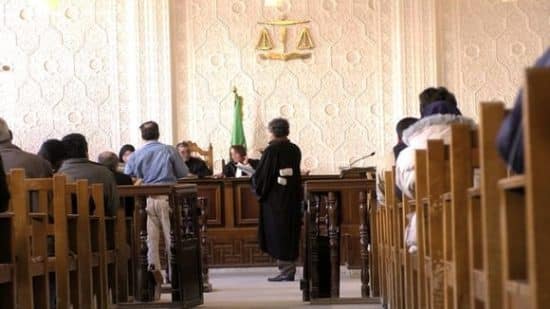 القضاء الجزائري يدين وزير المالية السابق بالسنجن النافذ