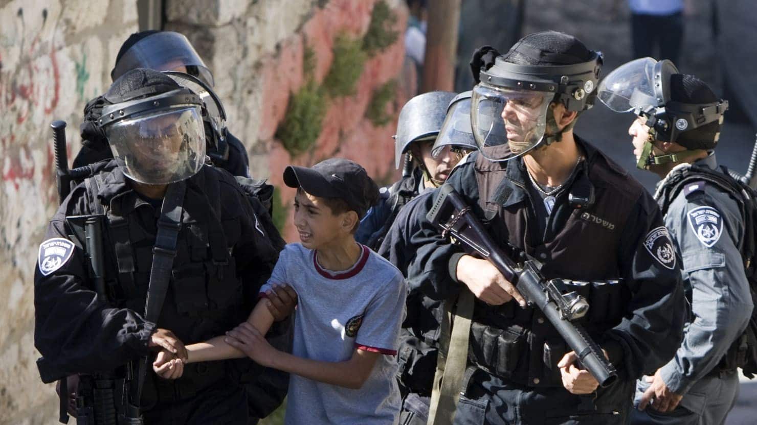 بينهم 882 طفلا..تقرير حقوقي يكشف اعتقال إسرائيل 7 آلاف فلسطيني في 2022