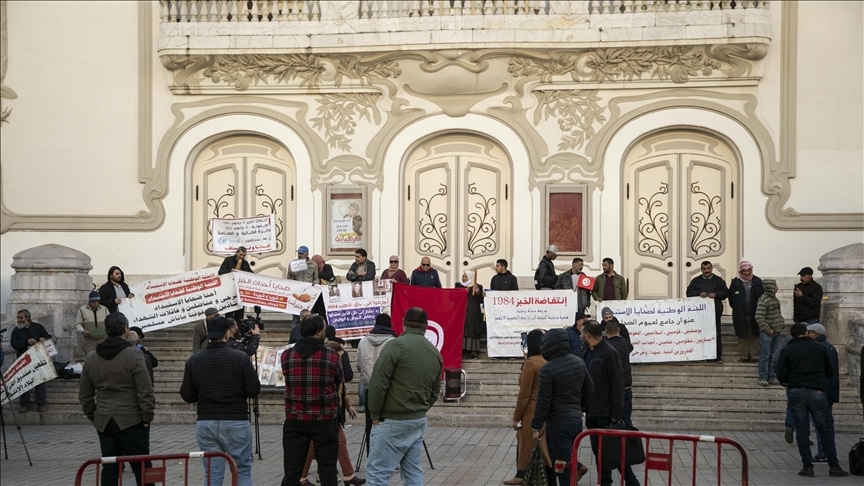 عشرات التونسيين يحيون الذكرى 39 لأحداث “ثورة الخبز”