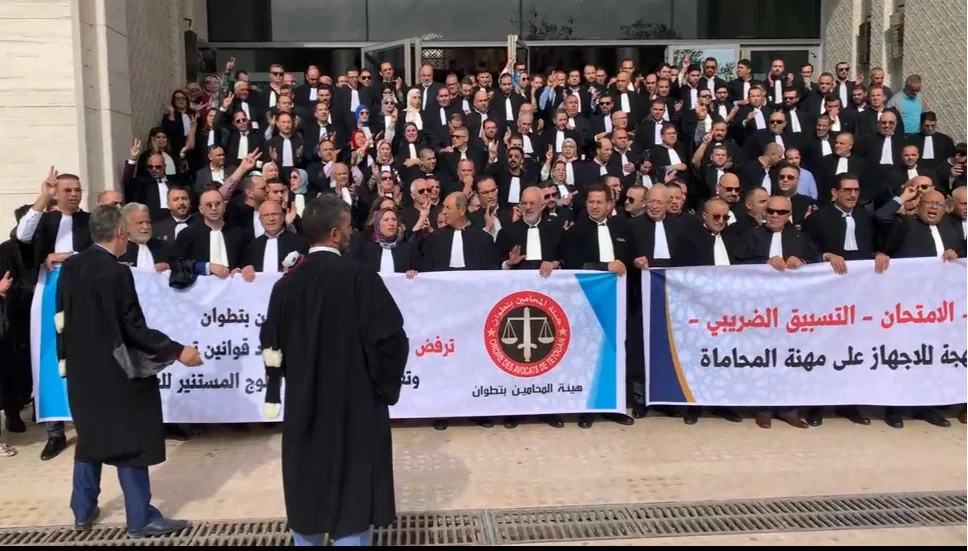 محامون ينتفضون ضد بلاغ “جمعية الأنصاري” بسبب انتصاره لوهبي