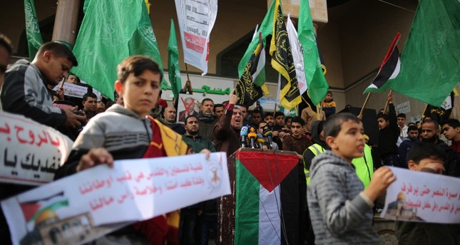 فصائل فلسطينية تدعو لـ”الانتفاض” ضد إسرائيل وتطالب عباس بتغيير سياسته مع الاحتلال