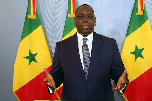 أخنوش يسلم رسالة من الملك للرئيس السنغالي ماكي سال