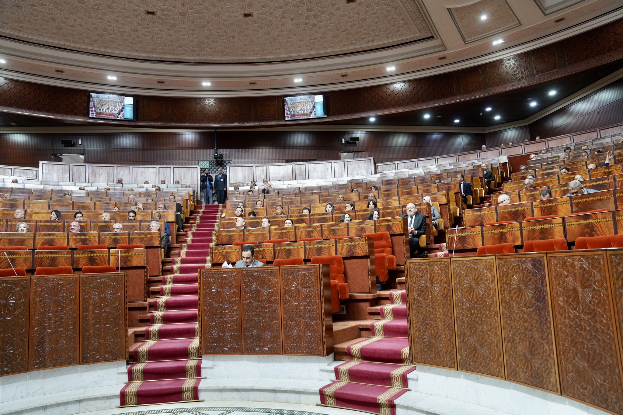 “النواب” يُضيّق الخناق على غياب البرلمانيين ويقترح تعديلات جديدة لتعقّب ممتلكاتهم