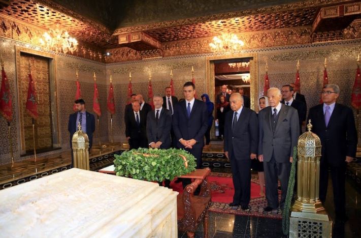 رئيس الحكومة الإسبانية يزور ضريح محمد الخامس