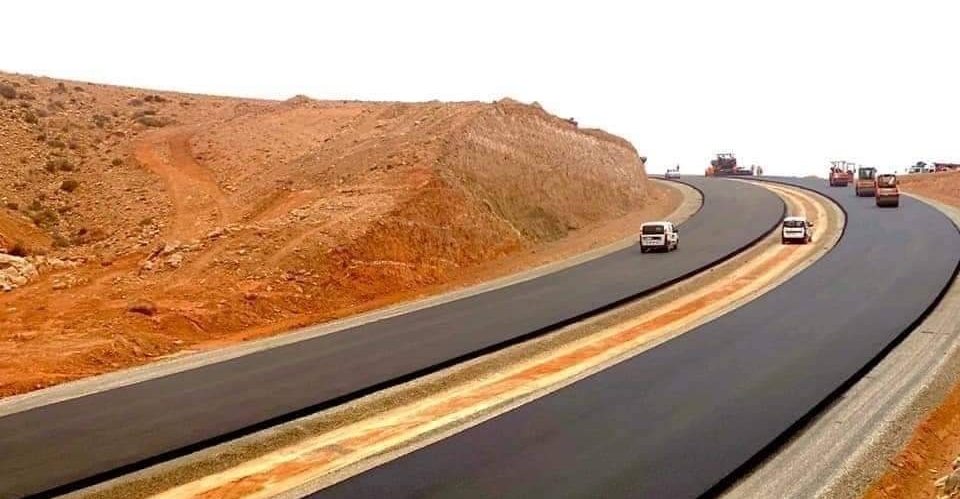المغرب يعتزم تمديد الطريق السريع المزدوج تزنيت-الداخلة إلى الكركرات