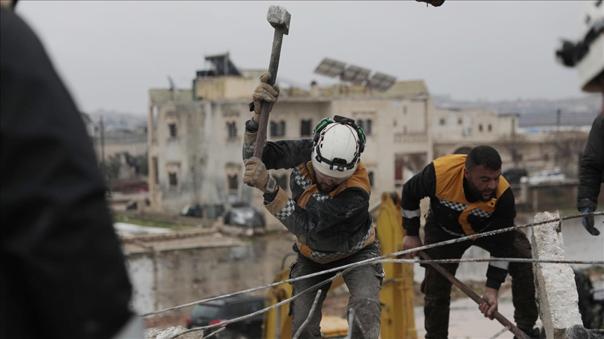 “الخوذ البيضاء” تناشد فرق الإنقاذ الدولية لمؤازرتها في شمال سوريا