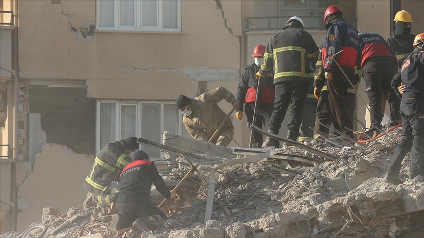 ارتفاع وفيات زلزال تركيا إلى 20 ألفا و665 شخصا