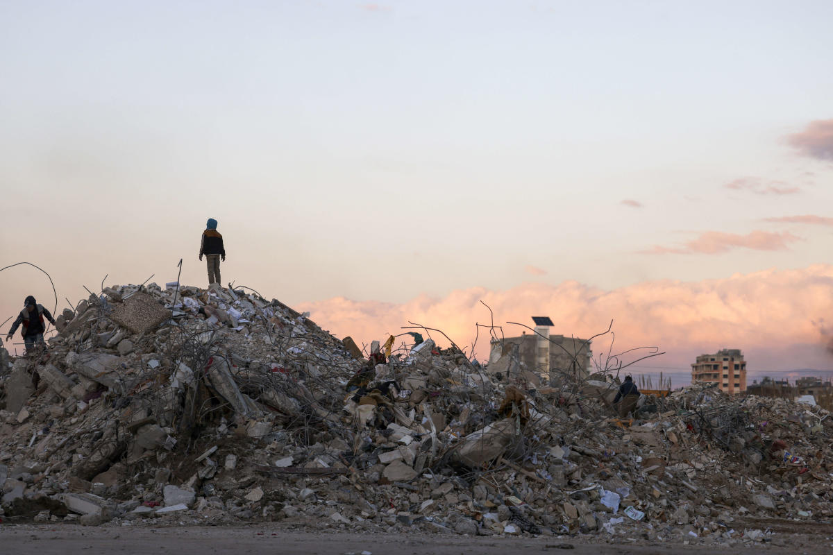 إحداث مقابر جديدة واعتقال مقاولين.. زلزال تركيا وسوريا يحصد أكثر من 28 ألف قتيل