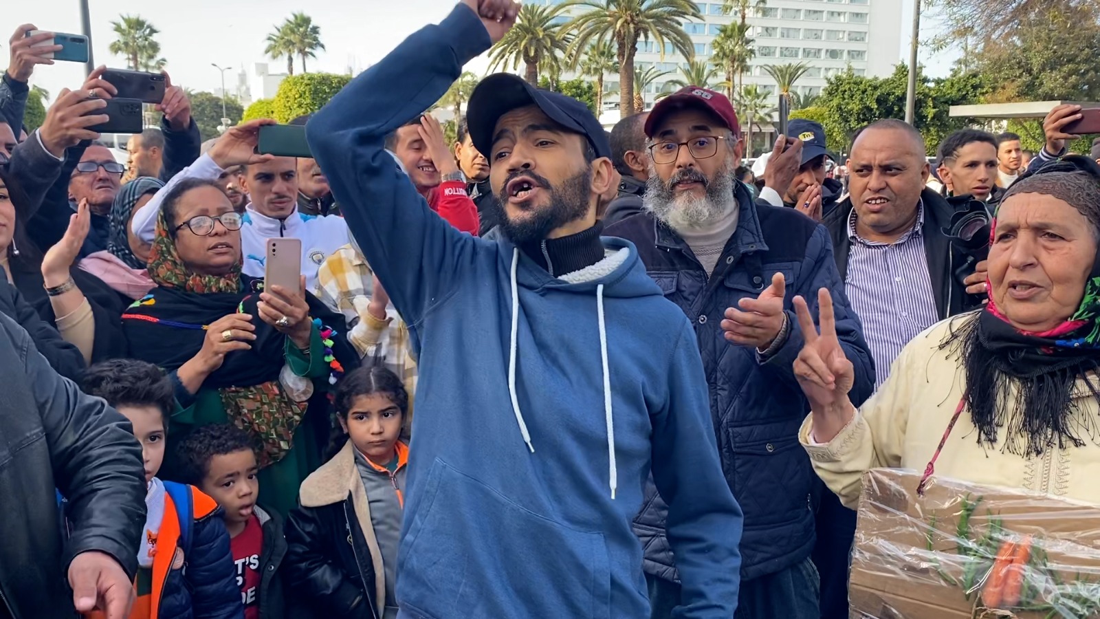 “تقهرنا”.. غلاء المعيشة يخرج المغاربة للاحتجاج بعدد من المدن رفضا للزيادات في الأسعار