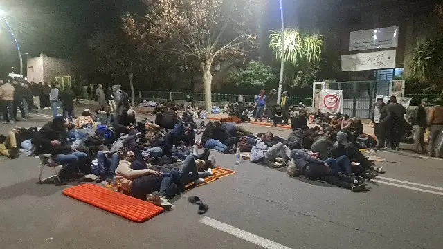 بعد ليلة بيضاء لأساتذة “التعاقد”.. نقابة تطالب بنموسى بتغليب العقل والتراجع عن التوقيفات