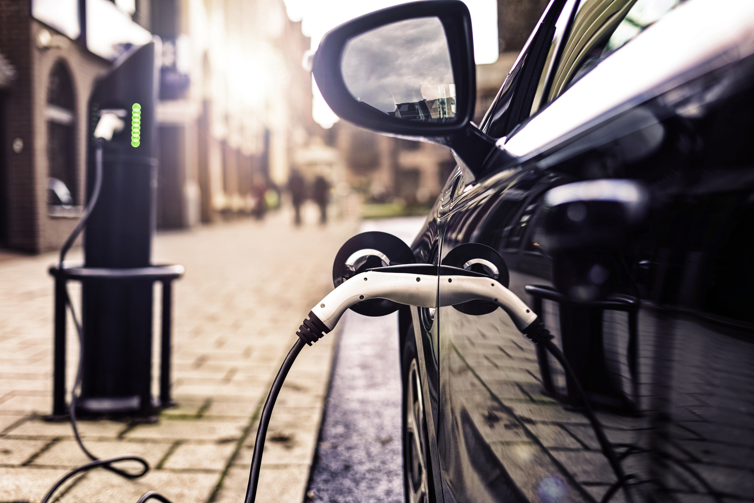سيارات الوقود تَعدُّ سنواتها الأخيرة.. الاتحاد الأوروبي يحدد موعد التحوّل الكلي إلى السيارات الكهربائية