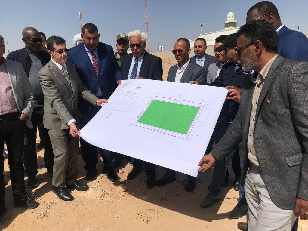 إطلاق أشغال تهيئة ملعبي الكركرات وبئر الكندوز بالعشب الإصطناعي