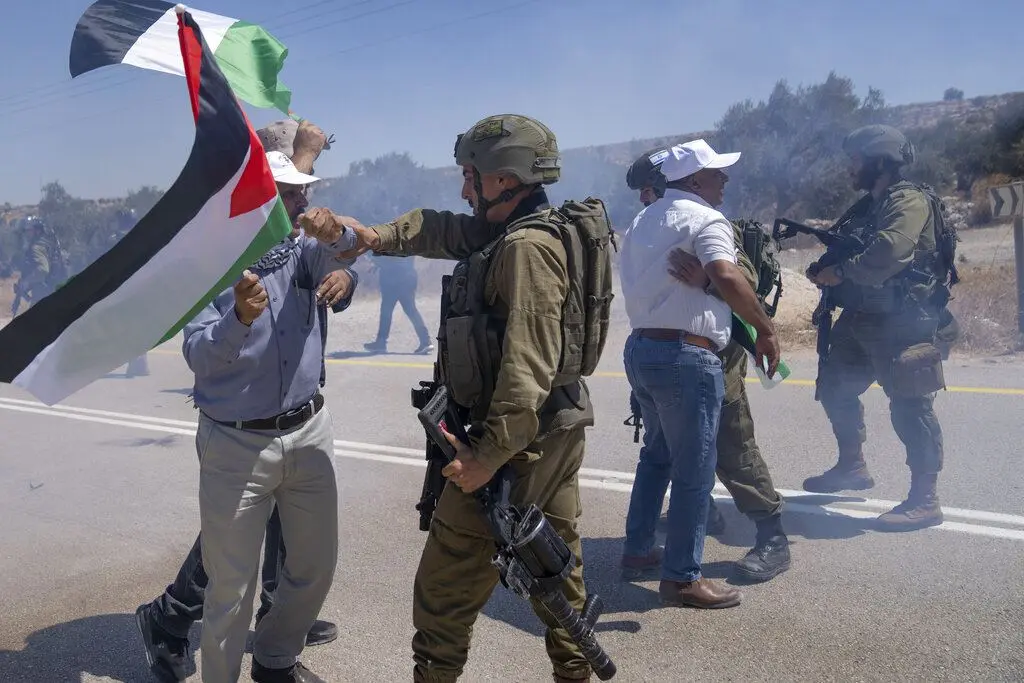 اسرائيل تعترف بقتل 3 فلسطينين بالضفة الغربية