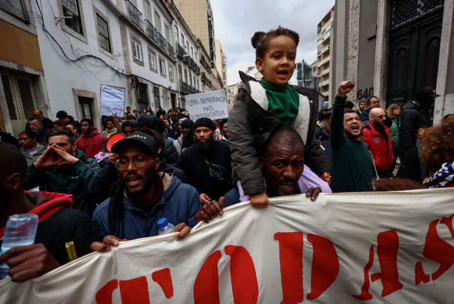 آلاف البرتغاليين يحتجون بالشوارع لرفع الأجور