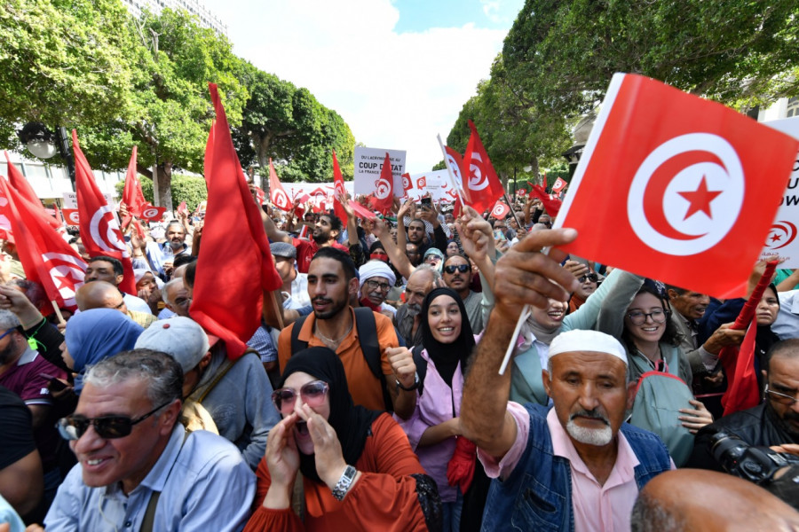 تخوف من انهيار الوضع داخلها.. تونس غاضبة من تصريحات مسؤول أوروبي