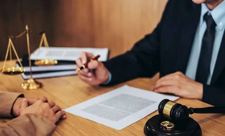 اجتهادات قضائية غير مسبوقة.. محكمة النقض ترفض إلزام زوجة بالإقامة مع عائلة زوجها