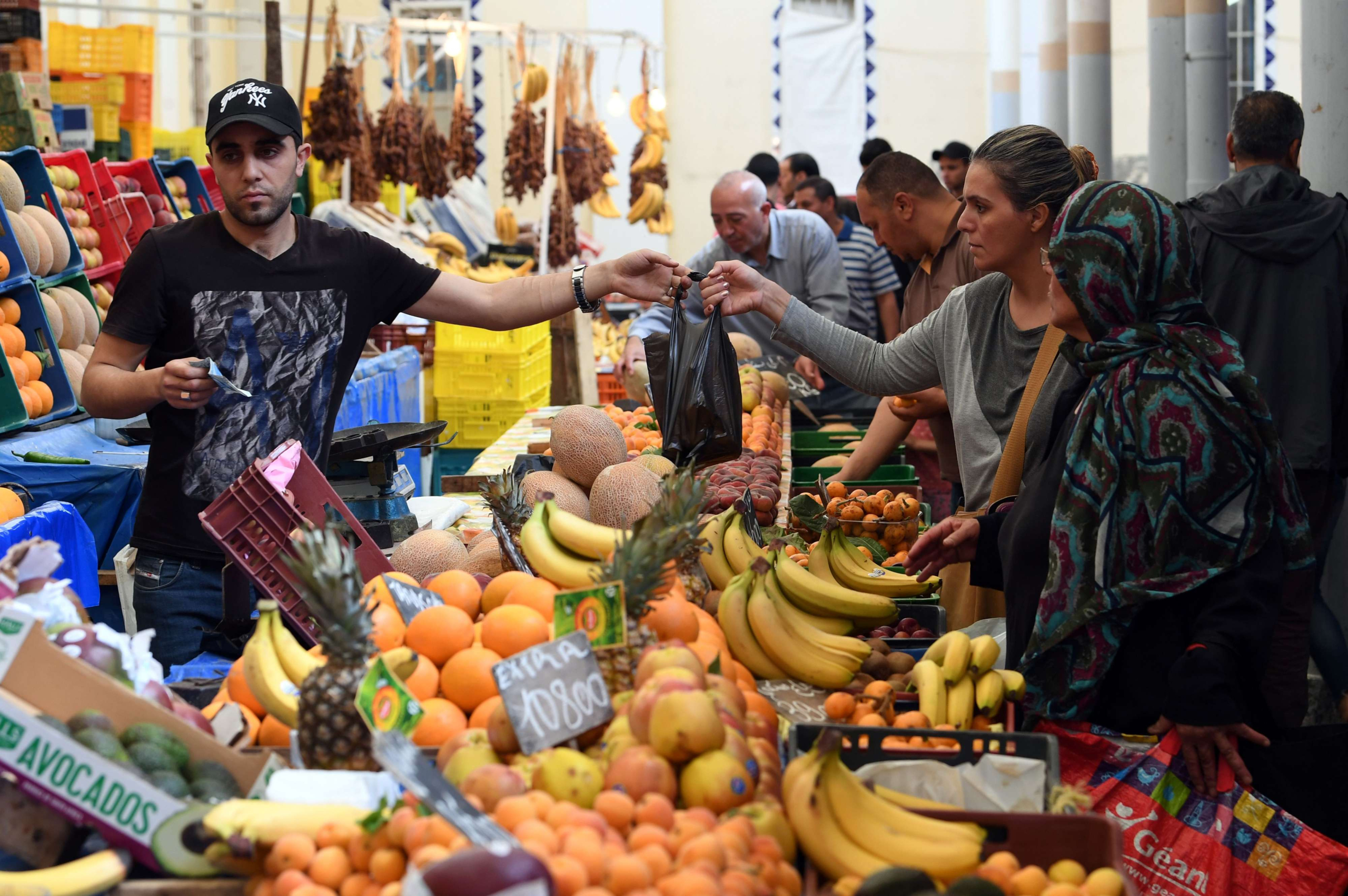 رمضان بتونس على إيقاع ندرة المواد الغذائية وحمّى التبضع