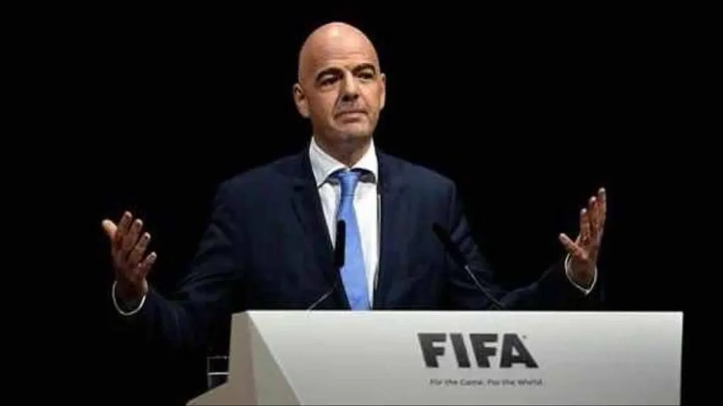 “فيفا” يسحب كأس العالم تحت 17 عاماً من البيرو