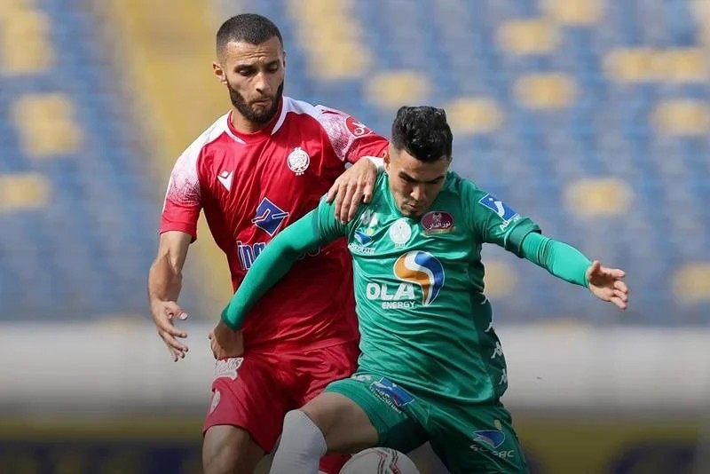 تعادل مثير ينهي الشوط الأول من مواجهة الديربي بين الرجاء والوداد