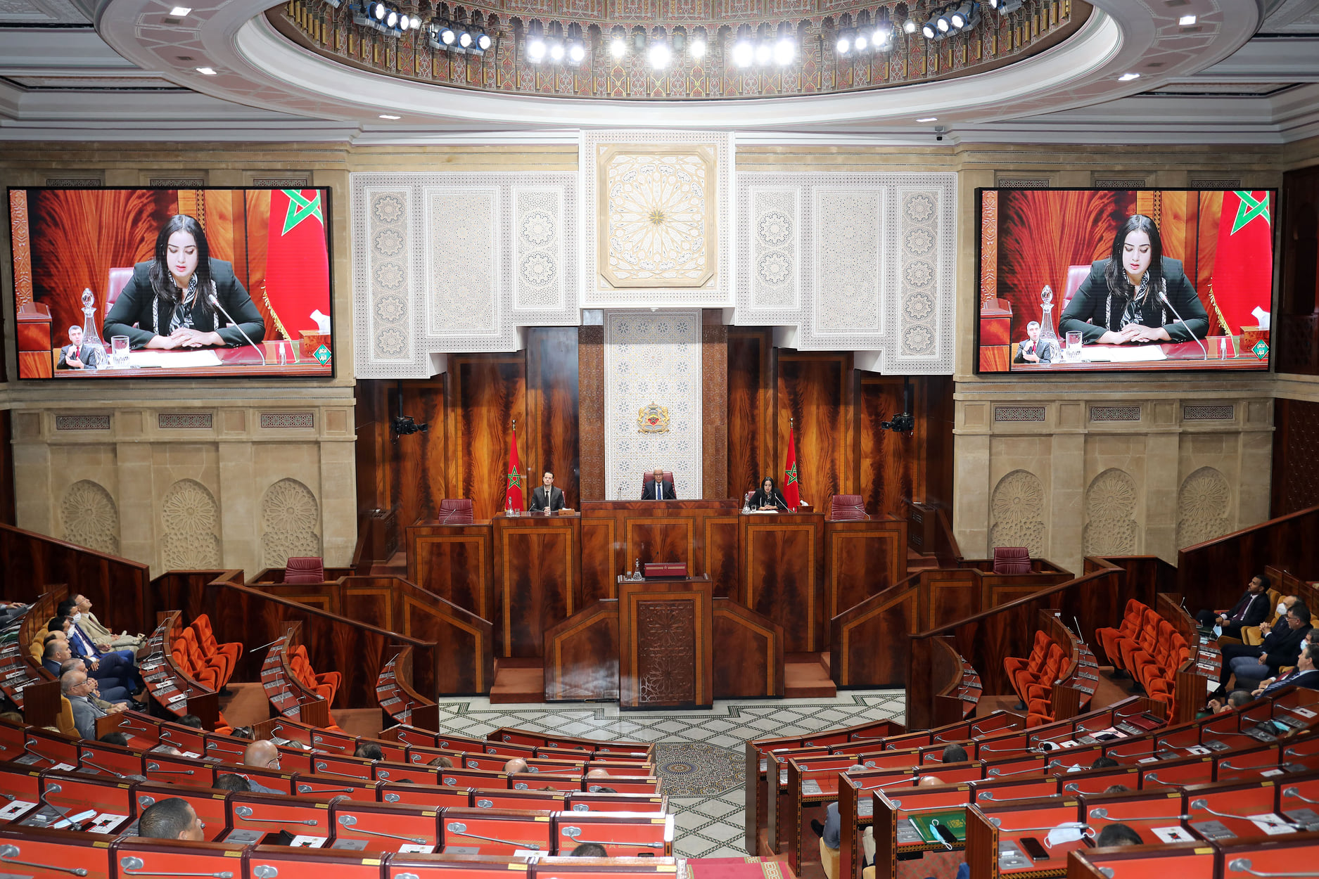 مقصلة “الطرد” من البرلمان تقترب من نواب متورطين بقضايا فساد