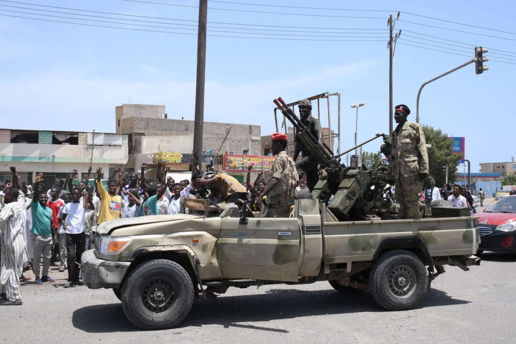 وساطة افريقية لنزع فتيل الصراع العسكري بالسودان