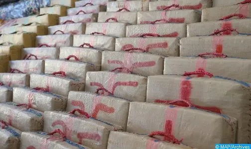 إحباط تهريب طن و420 كيلوغراما من مخدر الشيرا بالبيضاء